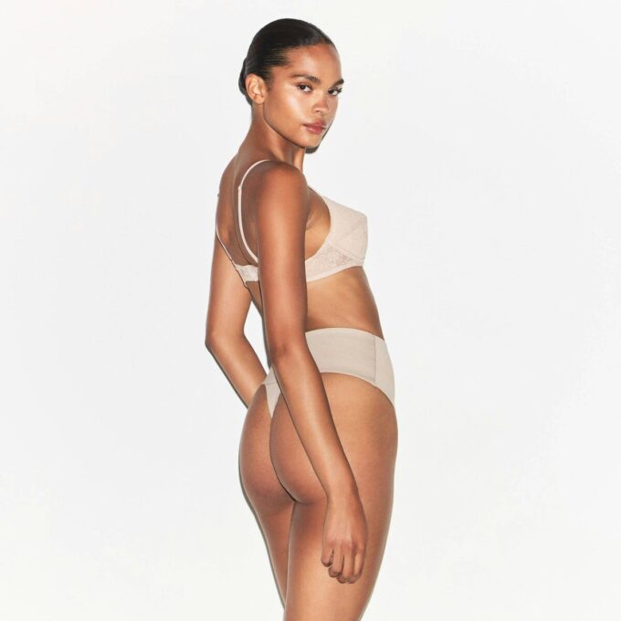 Baumwoll-Shapewear-Tanga mit hohem Bund Baumwoll-Shapewear-Tanga mit hohem Bund