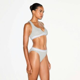 BRALETTE AUS BAUMWOLLRIPPEN MIT SPLIT-HALS-AUSSCHNITT