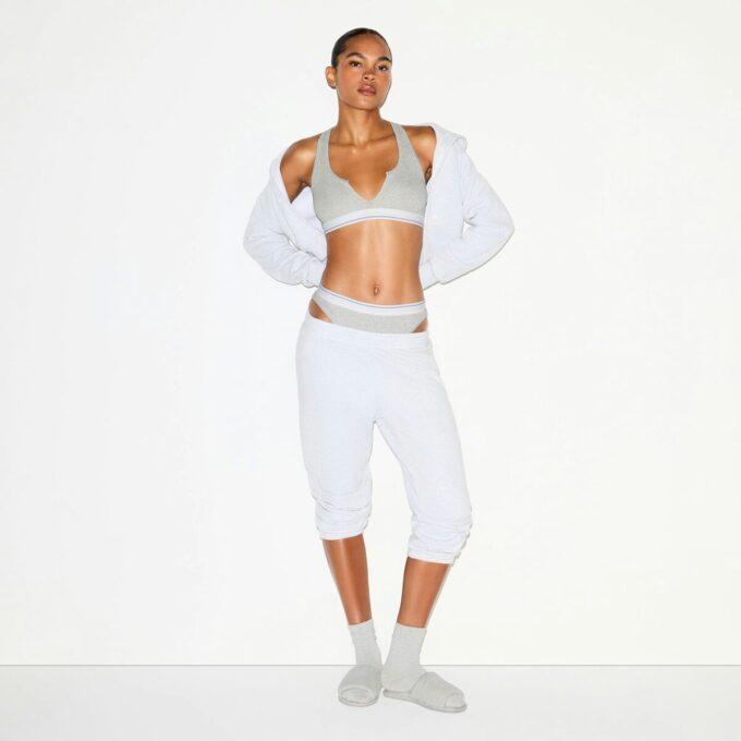 BRALETTE AUS BAUMWOLLRIPPEN MIT SPLIT-HALS-AUSSCHNITT BRALETTE AUS BAUMWOLLRIPPEN MIT SPLIT-HALS-AUSSCHNITT