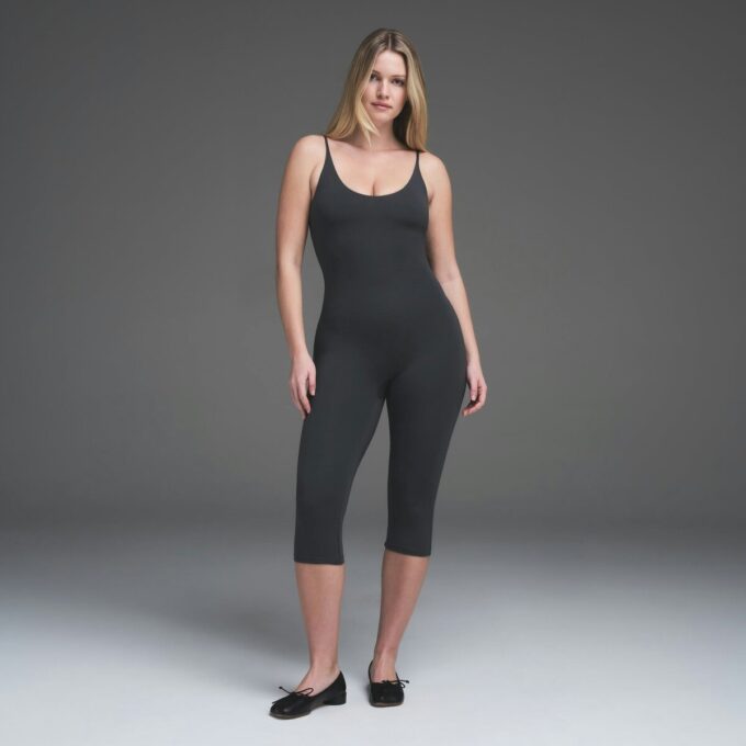 Capri-Catsuit mit glatten Lagen Capri-Catsuit mit glatten Lagen
