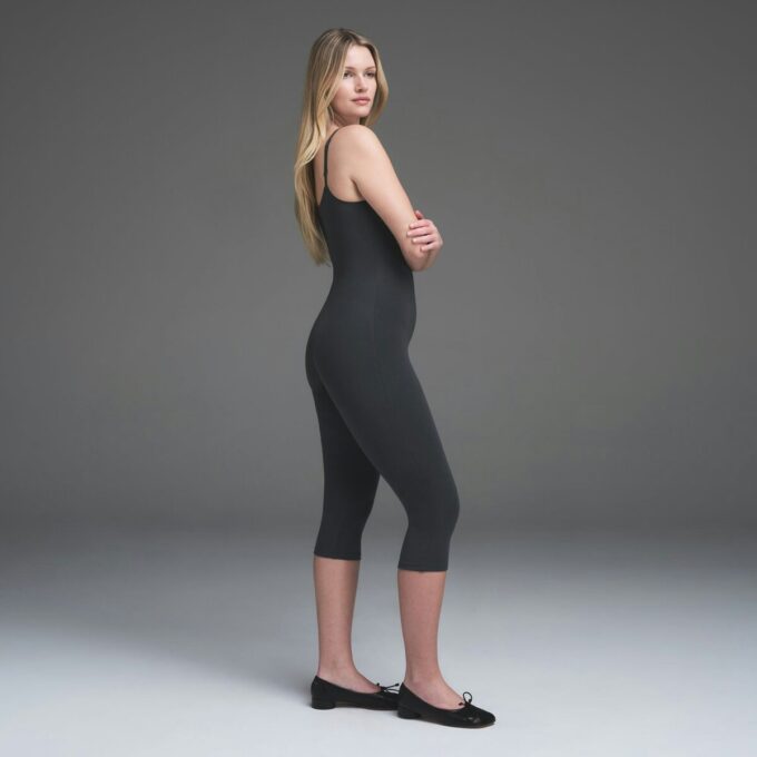 Capri-Catsuit mit glatten Lagen Capri-Catsuit mit glatten Lagen