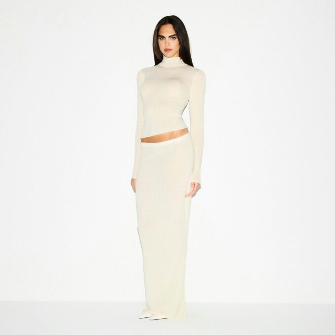 Federleichter Kaschmir-Rollkragenpullover Federleichter Kaschmir-Rollkragenpullover