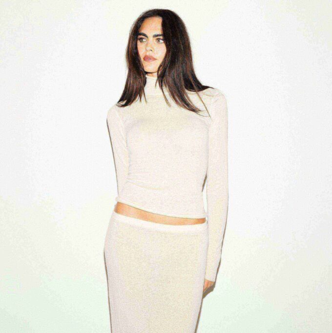 Federleichter Kaschmir-Rollkragenpullover Federleichter Kaschmir-Rollkragenpullover