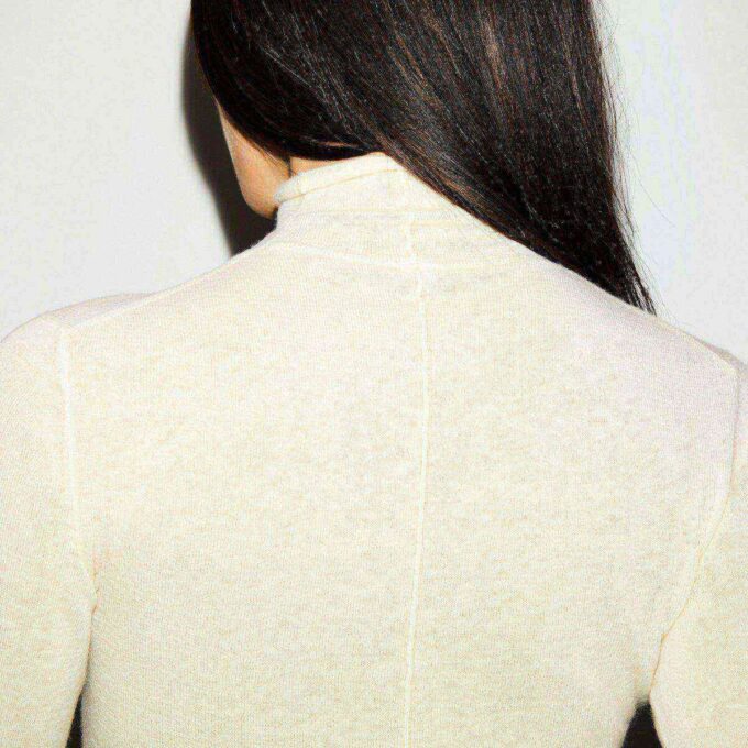 Federleichter Kaschmir-Rollkragenpullover Federleichter Kaschmir-Rollkragenpullover