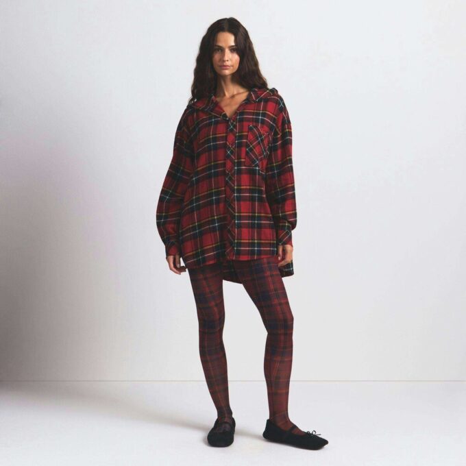 Flanell-Schlafshirt mit Kapuze, Oversize und Knöpfen Flanell-Schlafshirt mit Kapuze, Oversize und Knöpfen