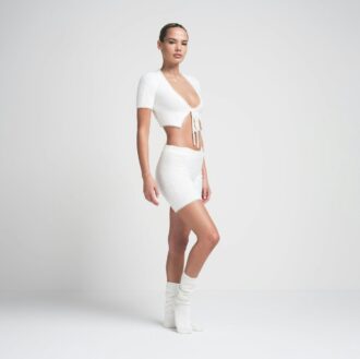 Flauschiges Strick-Crop-Top und Shorts-Set