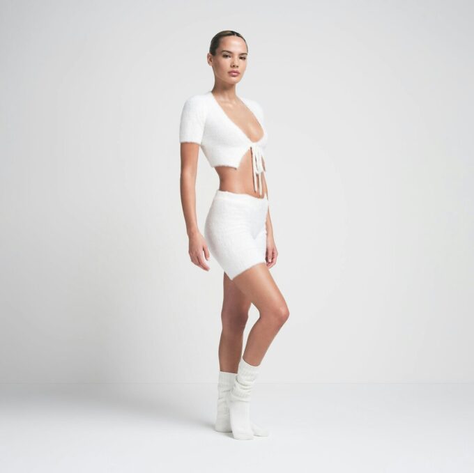 Flauschiges Strick-Crop-Top und Shorts-Set Flauschiges Strick-Crop-Top und Shorts-Set