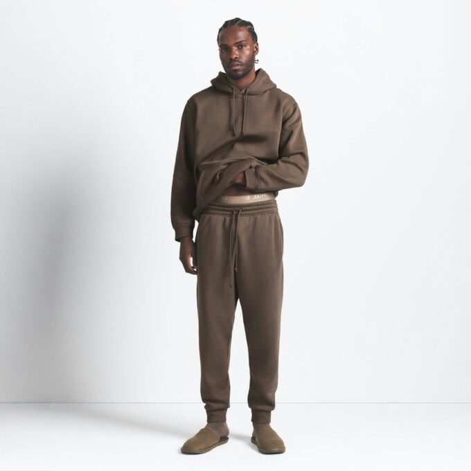 Fleece-Lounge-Herren-Jogginghose mit schmal zulaufendem Bein Fleece-Lounge-Herren-Jogginghose mit schmal zulaufendem Bein