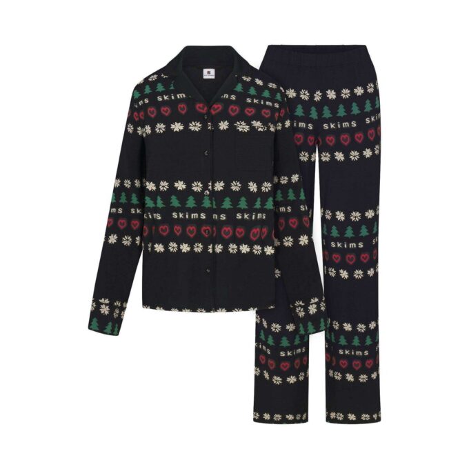 Flohmarkt mit Kaktusmotiven x Skims Schlafanzug-Set mit langen Ärmeln und Knöpfen Flohmarkt mit Kaktusmotiven x Skims Schlafanzug-Set mit langen Ärmeln und Knöpfen