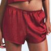 Glänzendes Camisole und kurzes Schlafset aus gewebtem Stoff