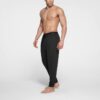Herren-Jogginghose aus Outdoor-Jersey mit schmal zulaufendem Bein Herren-Jogginghose aus Outdoor-Jersey mit schmal zulaufendem Bein
