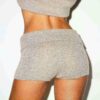 Hotpants aus Wolle und Kaschmir mit Umschlagbund Hotpants aus Wolle und Kaschmir mit Umschlagbund