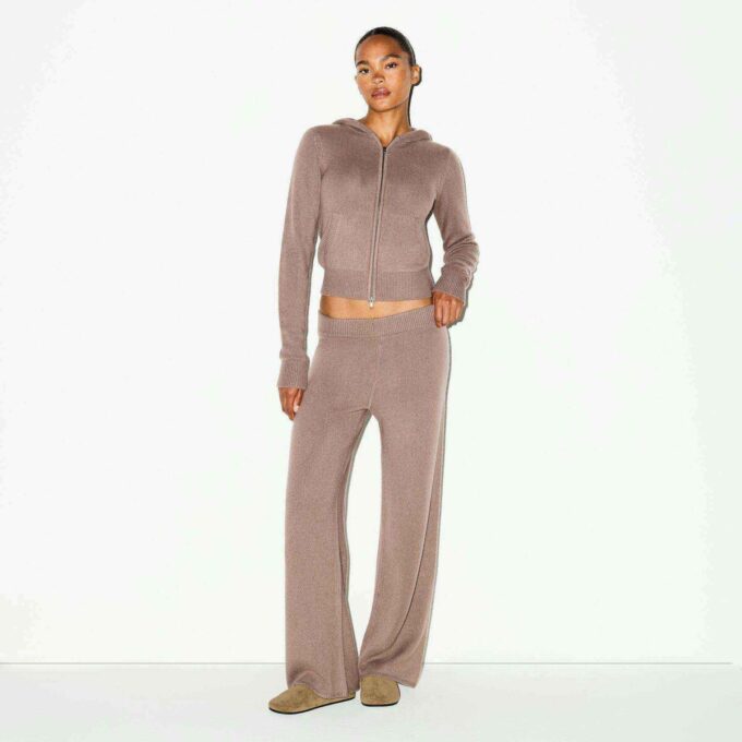 Kaschmirhose mit weitem Bein Kaschmirhose mit weitem Bein