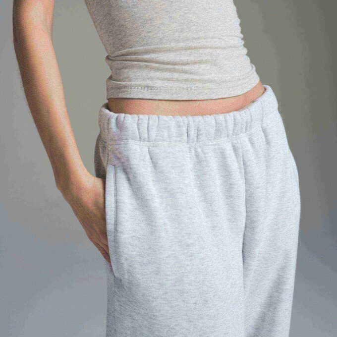 Klassische Hose mit geradem Bein aus Baumwollfleece Klassische Hose mit geradem Bein aus Baumwollfleece