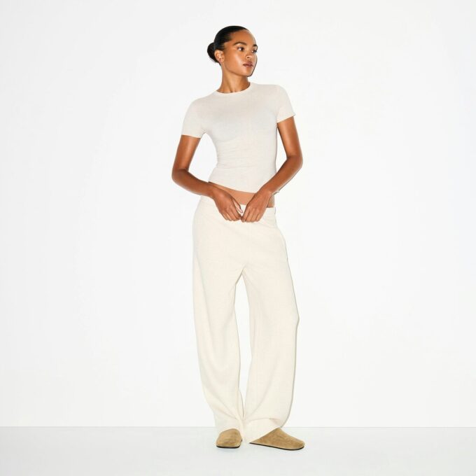 Klassische Hose mit geradem Bein aus Baumwollfleece Klassische Hose mit geradem Bein aus Baumwollfleece