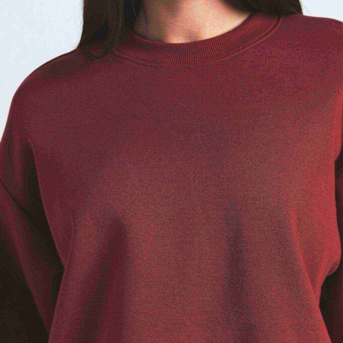 Klassischer Rundhalsausschnitt aus Baumwollfleece Klassischer Rundhalsausschnitt aus Baumwollfleece