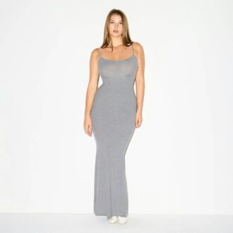 Langes Slipkleid aus weichem Lounge-Stil