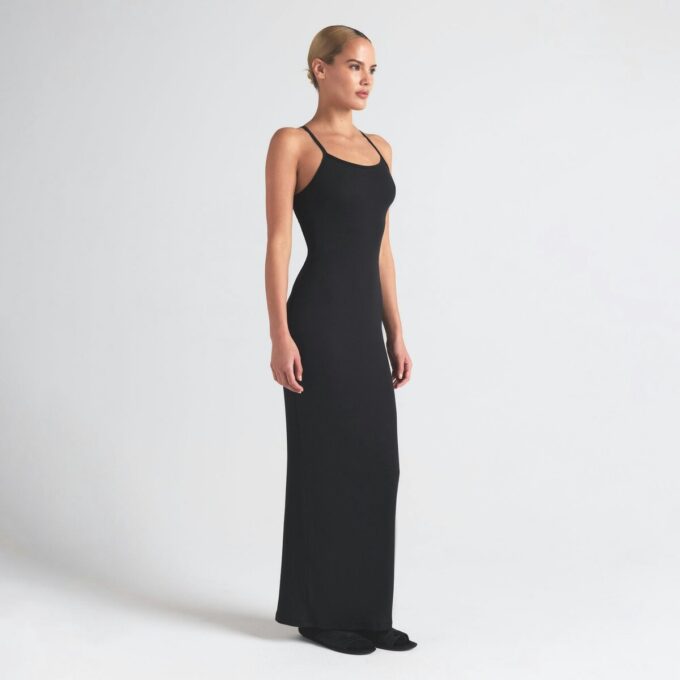 Langes Trägerkleid aus Baumwollripp Langes Trägerkleid aus Baumwollripp