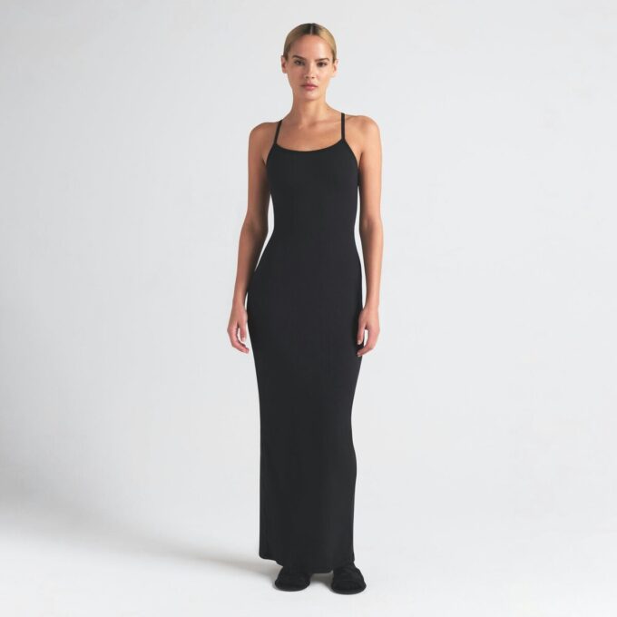 Langes Trägerkleid aus Baumwollripp Langes Trägerkleid aus Baumwollripp