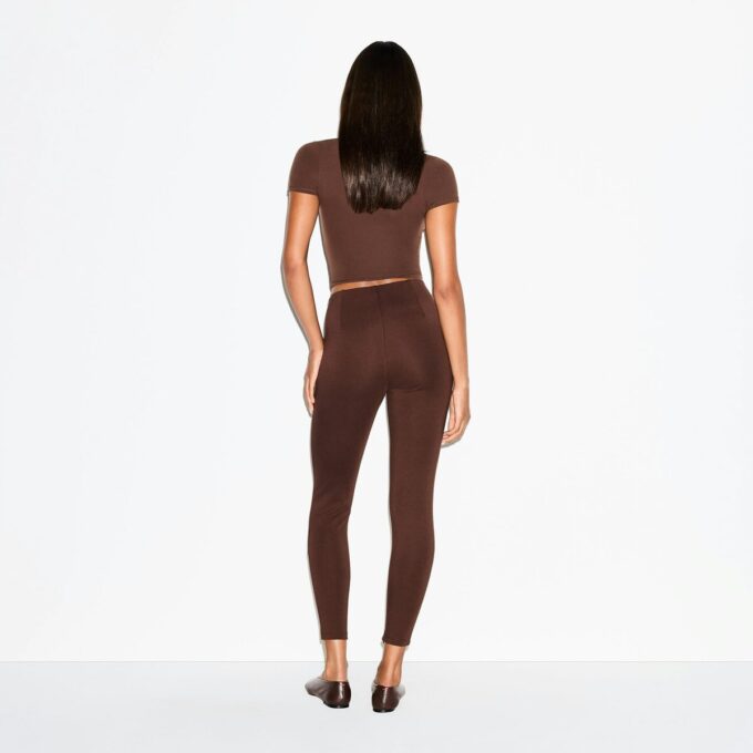 LEGGINGS MIT HOCHGESCHNITTENEM WANGEN AUS DER ESSENTIAL COLLECTION LEGGINGS MIT HOCHGESCHNITTENEM WANGEN AUS DER ESSENTIAL COLLECTION