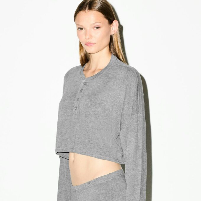 LEICHTES MODAL-CROPPED HENLEY