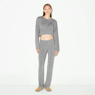 LEICHTES MODAL-CROPPED HENLEY LEICHTES MODAL-CROPPED HENLEY
