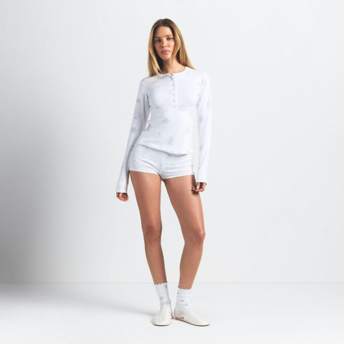 LOGO PLÜSCH POINTELLE STRASSE HENLEY SET LOGO PLÜSCH POINTELLE STRASSE HENLEY SET