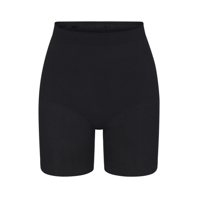 Nahtlose, figurbetonte Shorts bis zur Mitte des Oberschenkels Nahtlose, figurbetonte Shorts bis zur Mitte des Oberschenkels