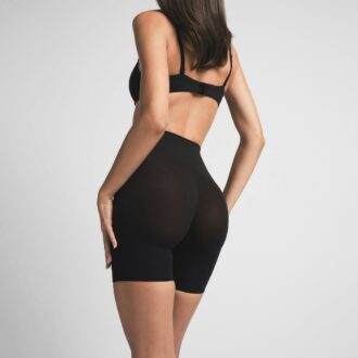 Nahtlose, formgebende Po-Lifting-Shorts