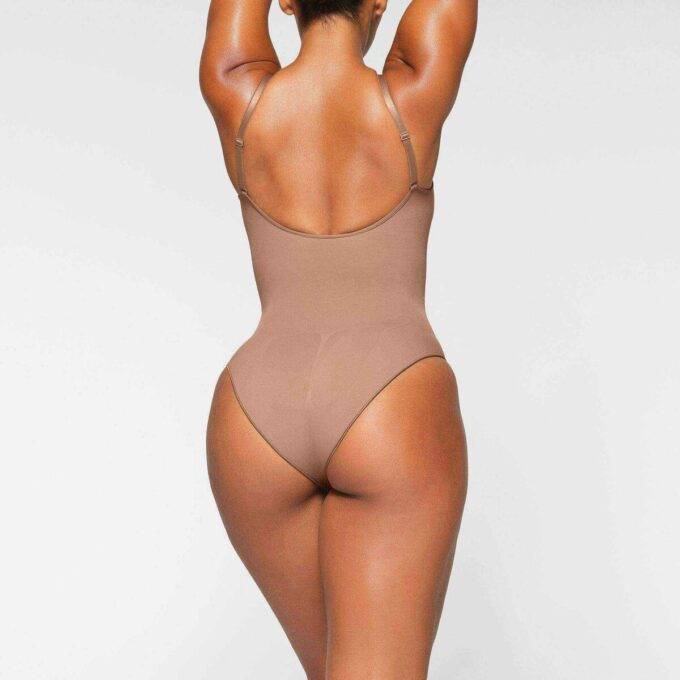Nahtloser Shaped Slip Body Nahtloser Shaped Slip Body