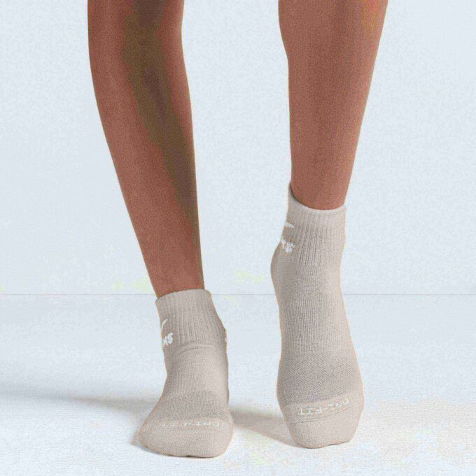 NikeSKIMS Accessoires Dri-FIT Quarter Crew Socken, 3er-Pack NikeSKIMS Accessoires Dri-FIT Quarter Crew Socken, 3er-Pack