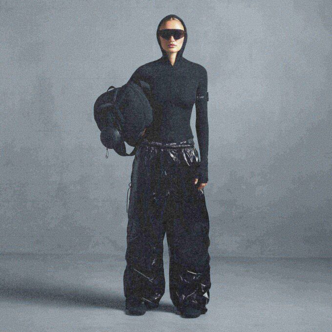NikeSKIMS ACCESSORY GLÄNZENDE NYLON-CARGOHOSE NikeSKIMS ACCESSORY GLÄNZENDE NYLON-CARGOHOSE