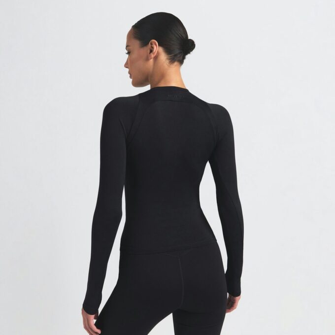 NikeSKIMS AIRY Langarmshirt mit Rundhalsausschnitt
