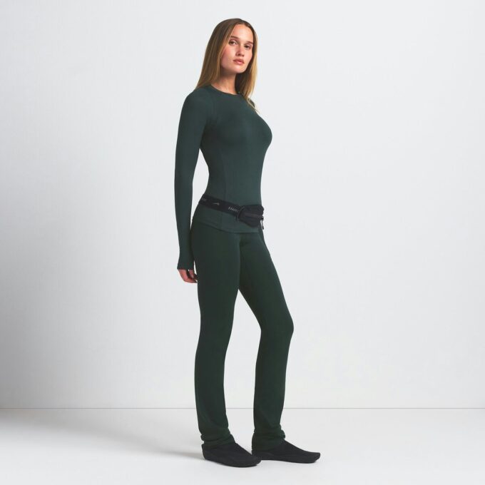 NikeSKIMS AIRY Langarmshirt mit Rundhalsausschnitt
