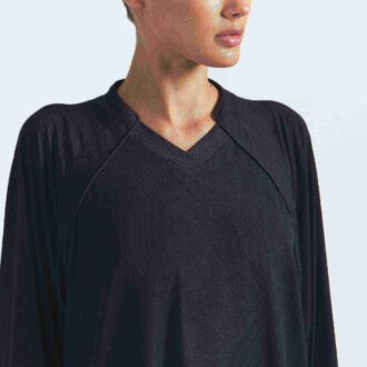 NikeSKIMS AIRY V-NECK OVERSIZED LANGARM-TOP