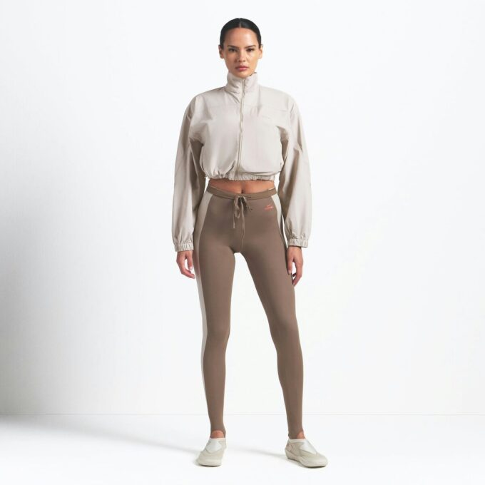 NikeSKIMS GEWEBTE NYLON-CROP-JACKE NikeSKIMS GEWEBTE NYLON-CROP-JACKE