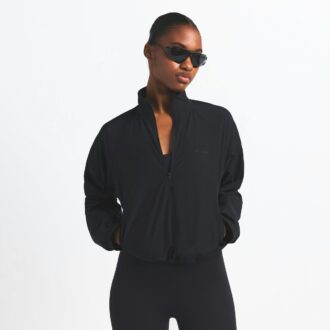 NikeSKIMS GEWEBTE NYLON-JACKE MIT HALBREISSVERSCHLUSS