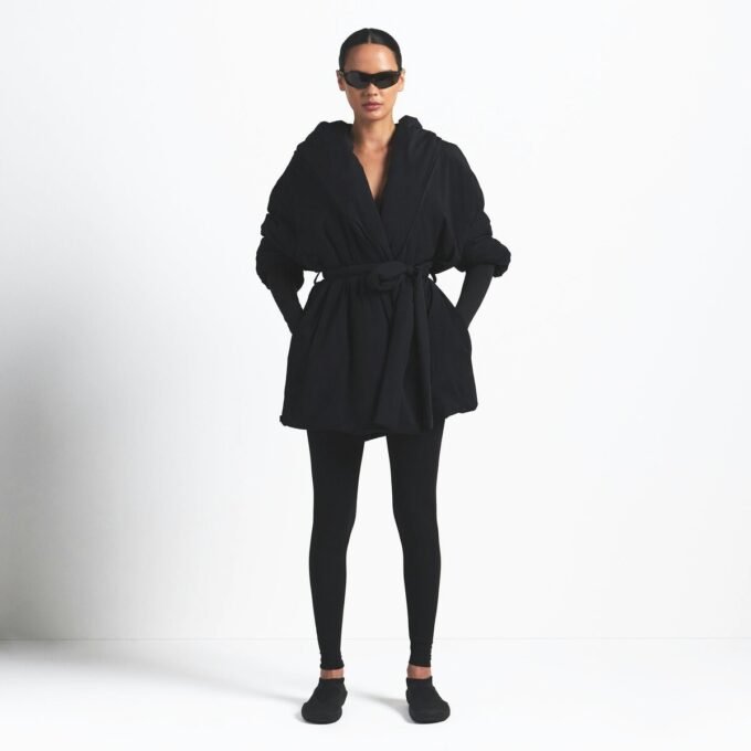 NikeSKIMS GEWEBTER NYLON-WICKELMANTEL
