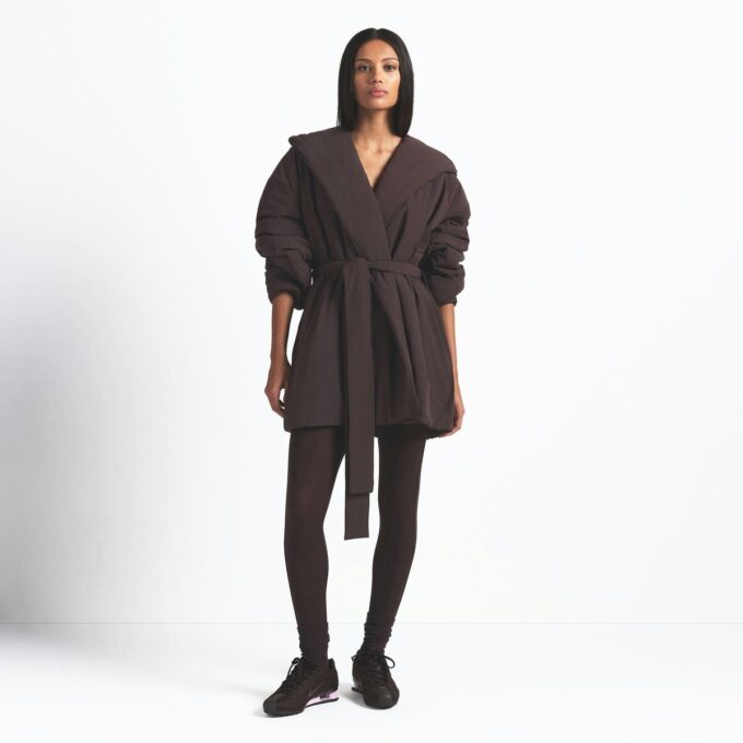 NikeSKIMS GEWEBTER NYLON-WICKELMANTEL