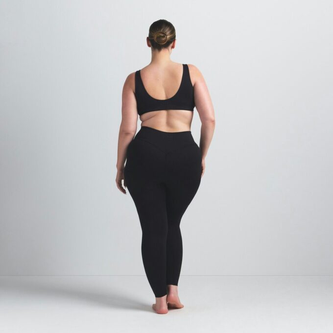 NikeSKIMS MATTE 26″ LEGGING NikeSKIMS MATTE 26″ LEGGING