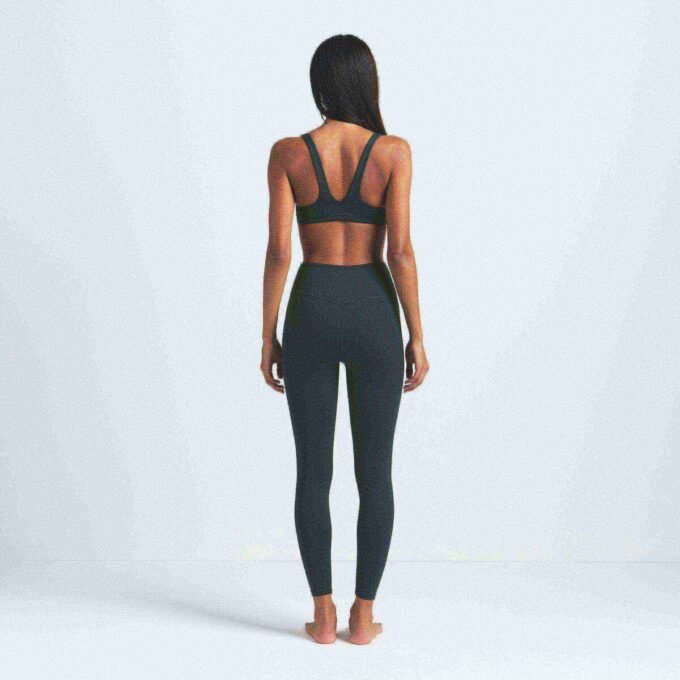 NikeSKIMS MATTE 26″ LEGGING NikeSKIMS MATTE 26″ LEGGING