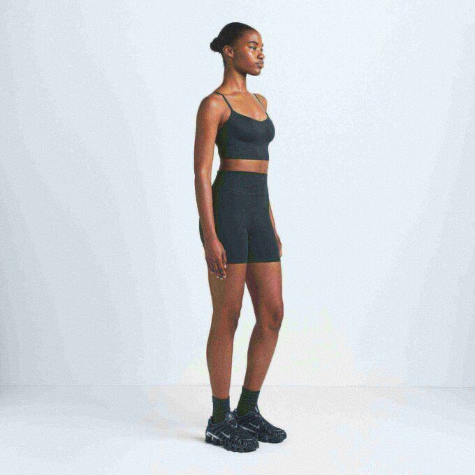 NikeSKIMS MATTE 5″ BIKERSHORT NikeSKIMS MATTE 5″ BIKERSHORT
