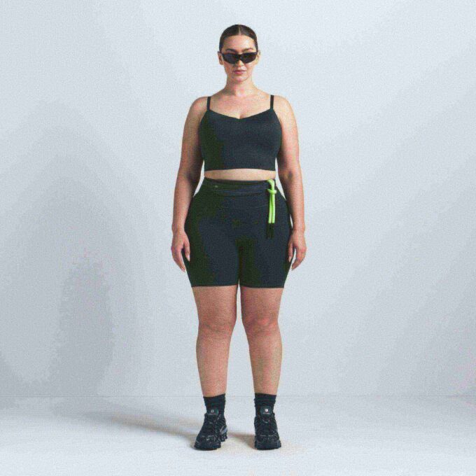NikeSKIMS MATTE 5″ BIKERSHORT NikeSKIMS MATTE 5″ BIKERSHORT