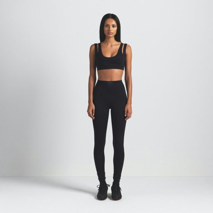 NikeSKIMS MATTE DOPPELTRÄGER-SCHNITTEN-BH