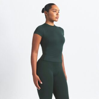 NikeSKIMS MATTE GEFÜTTERTES BABY-TEE