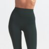 NikeSKIMS MATTE KNEE GRIP 26″ LEGGING NikeSKIMS MATTE KNEE GRIP 26″ LEGGING