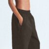 NikeSKIMS MATTE TRICOT SIDE SNAPS HOSE NikeSKIMS MATTE TRICOT SIDE SNAPS HOSE