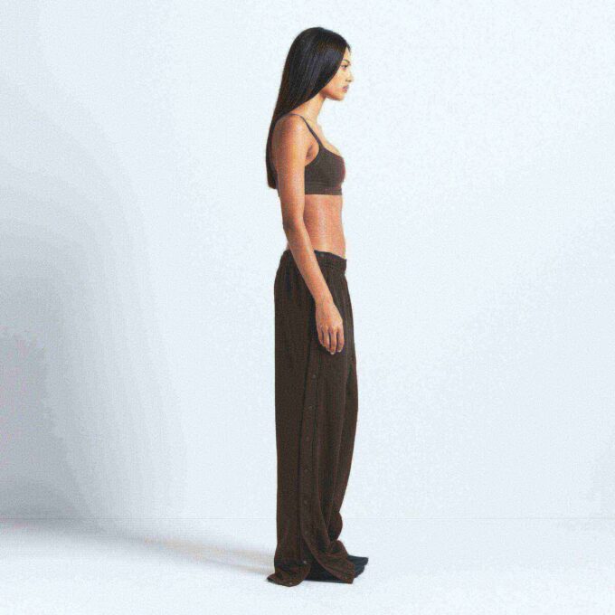 NikeSKIMS MATTE TRICOT SIDE SNAPS HOSE NikeSKIMS MATTE TRICOT SIDE SNAPS HOSE