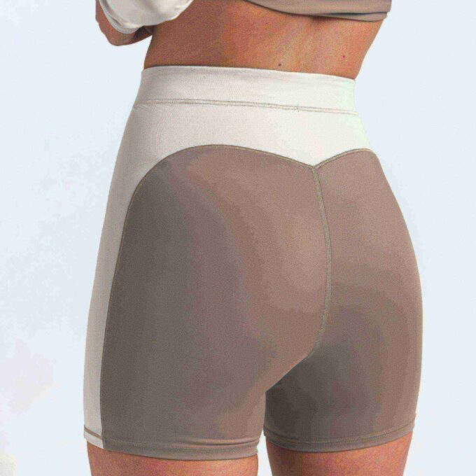 NikeSKIMS SHINE 5″ BIKERSHORT NikeSKIMS SHINE 5″ BIKERSHORT