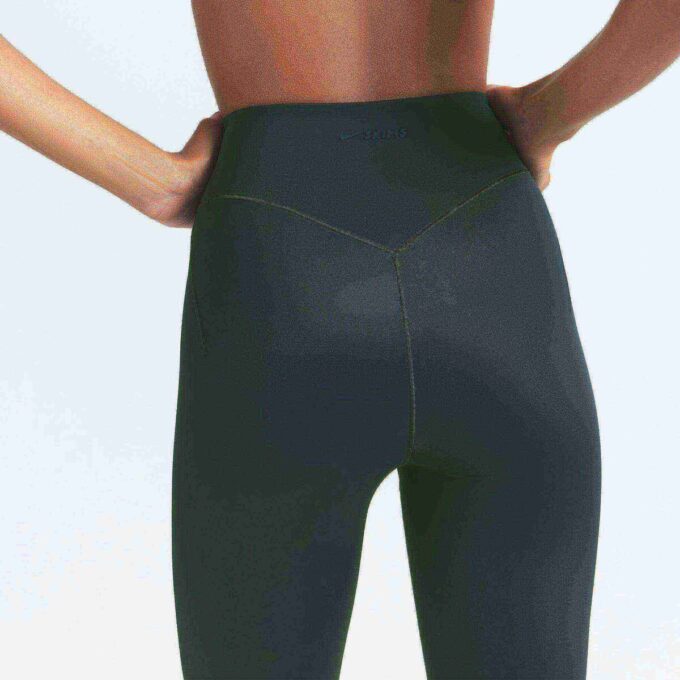 NikeSKIMS SHINE BONTED WAIST 26″ LEGGING NikeSKIMS SHINE BONTED WAIST 26″ LEGGING
